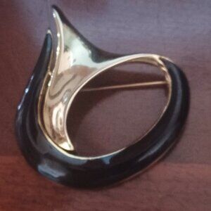 Elegant Omjent Brooch